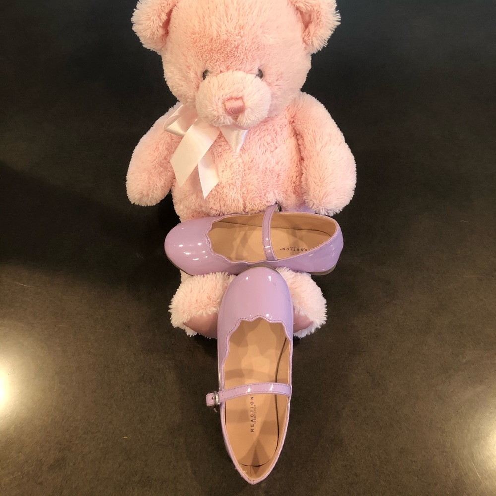 Little girl Mary Jane leather shoes (like new)